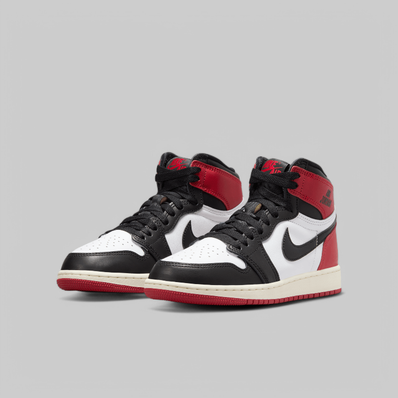 Air Jordan 1 Retro High OG (GS) Air Jordan 1 Retro High OG (GS)