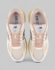 2010 - Beige Rose