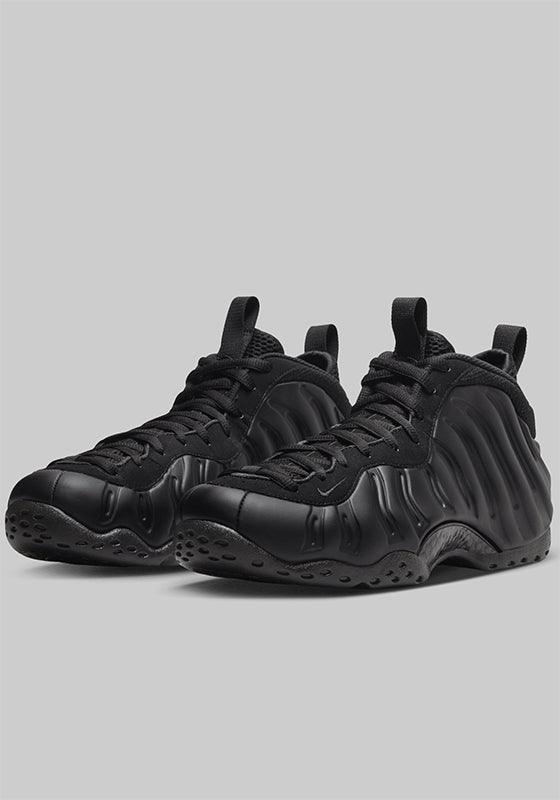 nike foamposite anthracite on feet