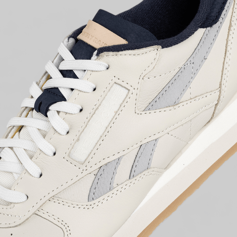 Classic Leather Premium - Chalk/Navy/Grey