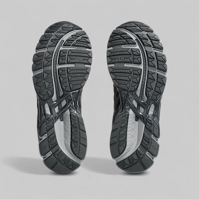 Gel-Kayano 20 - Black/Reddish Brown