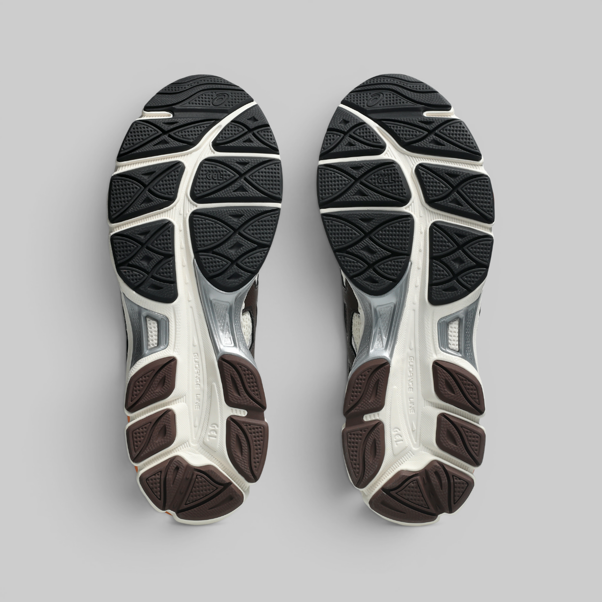 X Earls Gel-Cumulus 16 - Coconut Milk/Black
