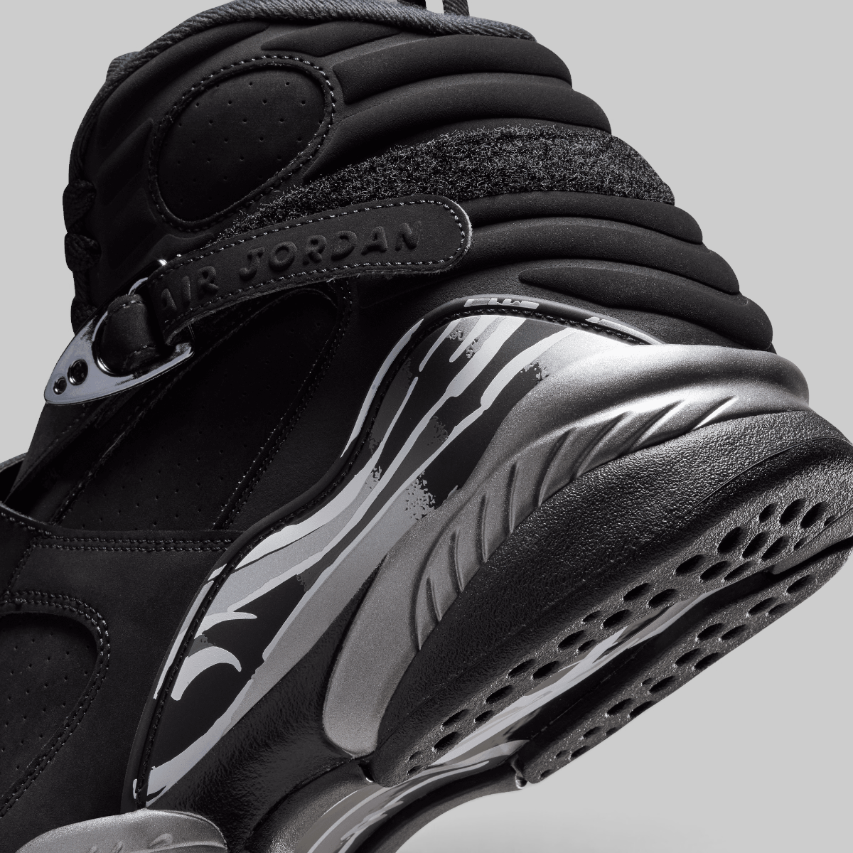 Air Jordan 8 Retro "Chrome"