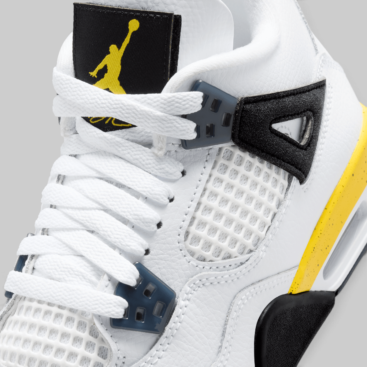 Air Jordan 4 Retro (Grade School) "Tour Yellow"