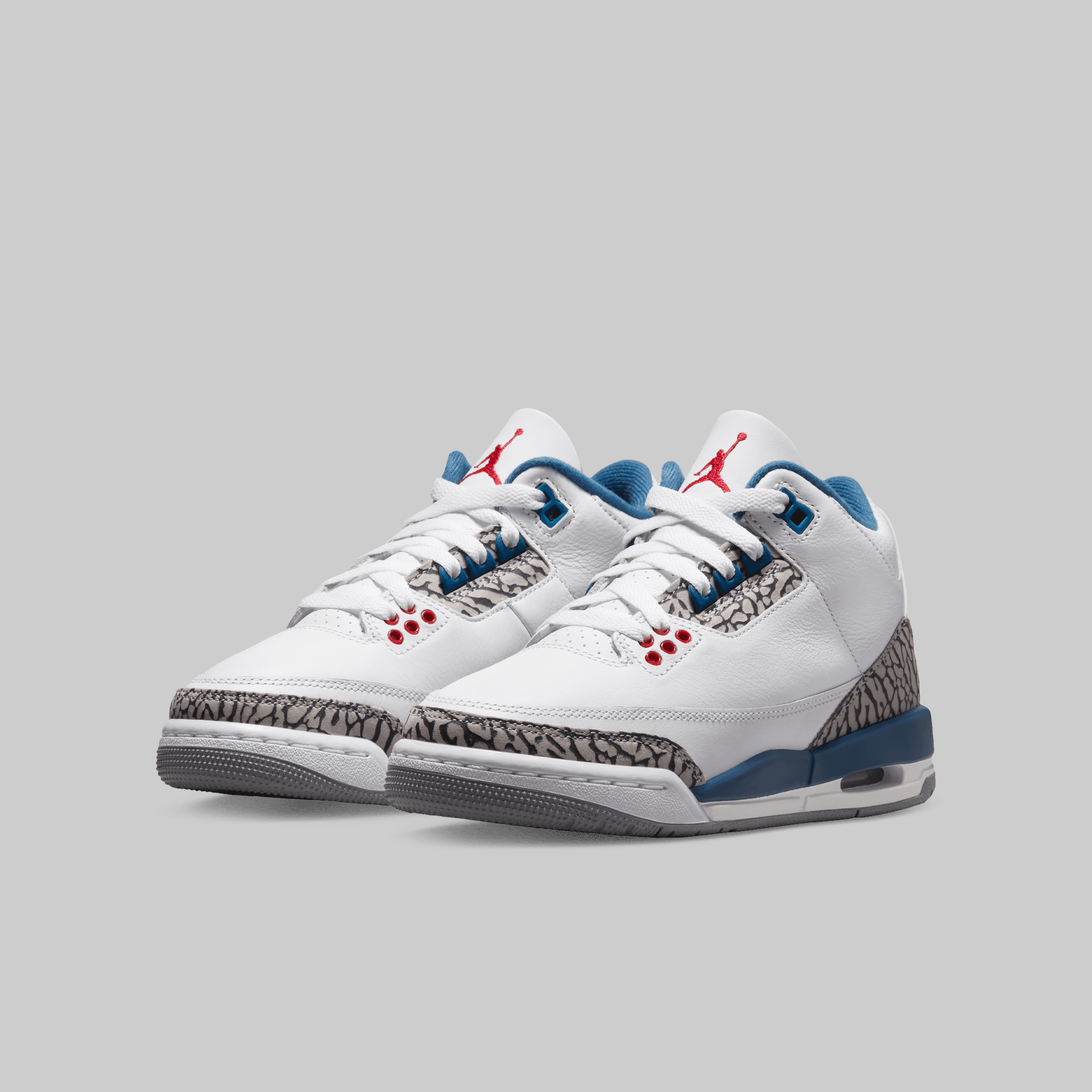 Air Jordan 3 Retro (Grade School) "True Blue"
