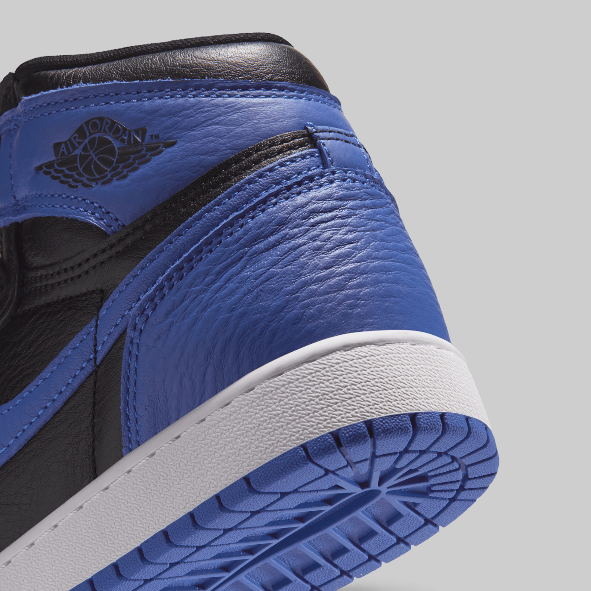 Air Jordan 1 Retro High OG (Grade School) "Royal"