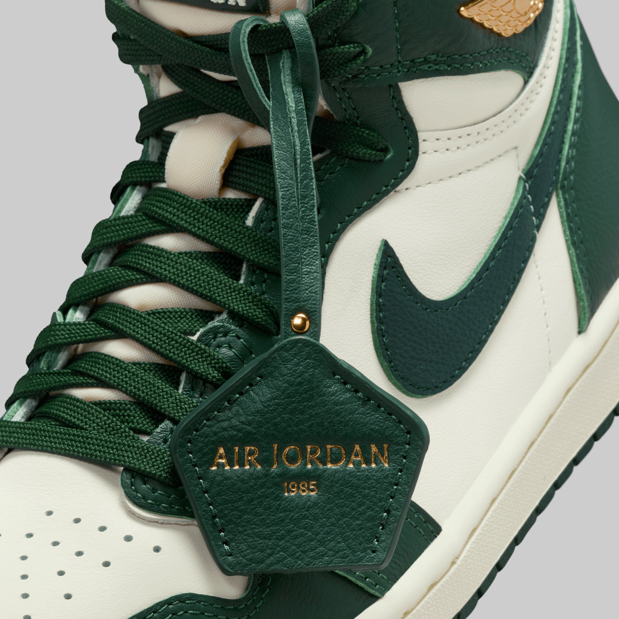 W's Air Jordan 1 Retro Hi OG "Pro Green Fir"
