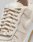 SB Air Force 1 "Light Orewood Brown & Pink Foam"