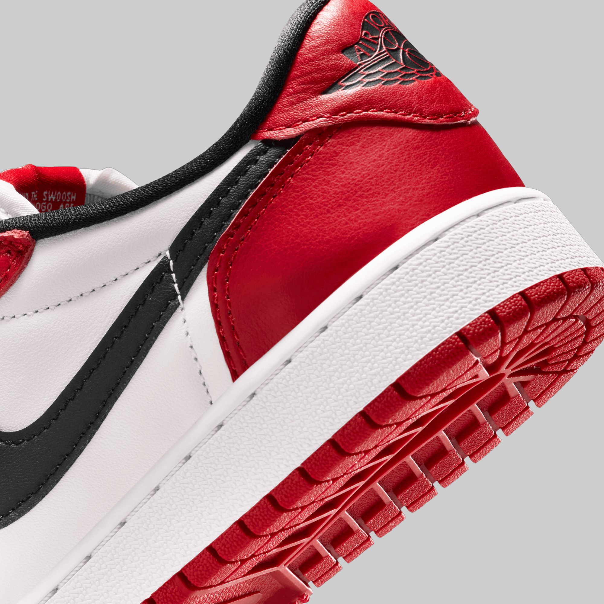 Air Jordan 1 Retro Low OG (Grade School) &quot;Chicago&quot;