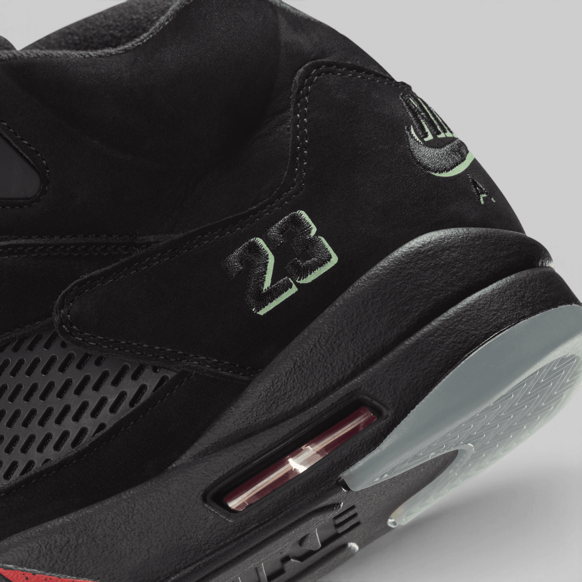 Air Jordan 5 Retro OG "Halloween"