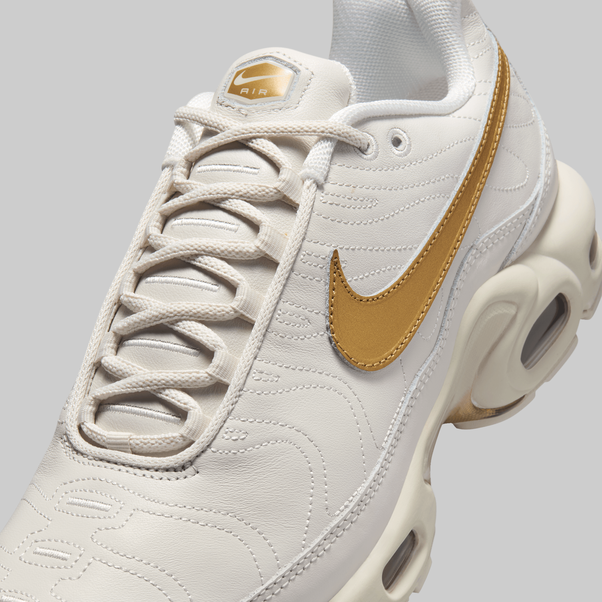 nike tn white and gold