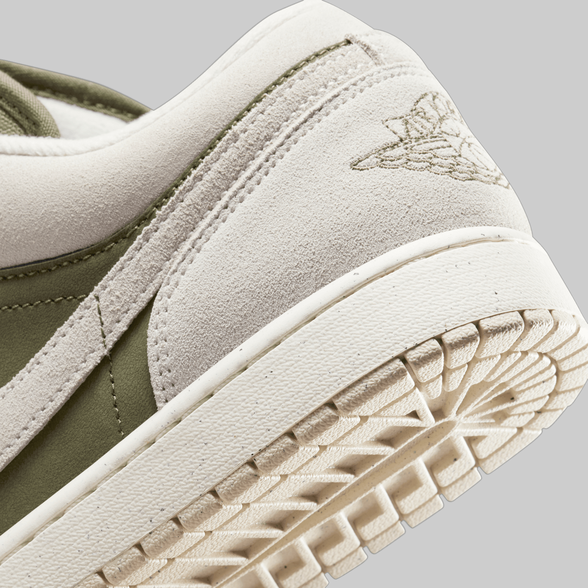 Air Jordan 1 Low SE - Medium Olive/Sail