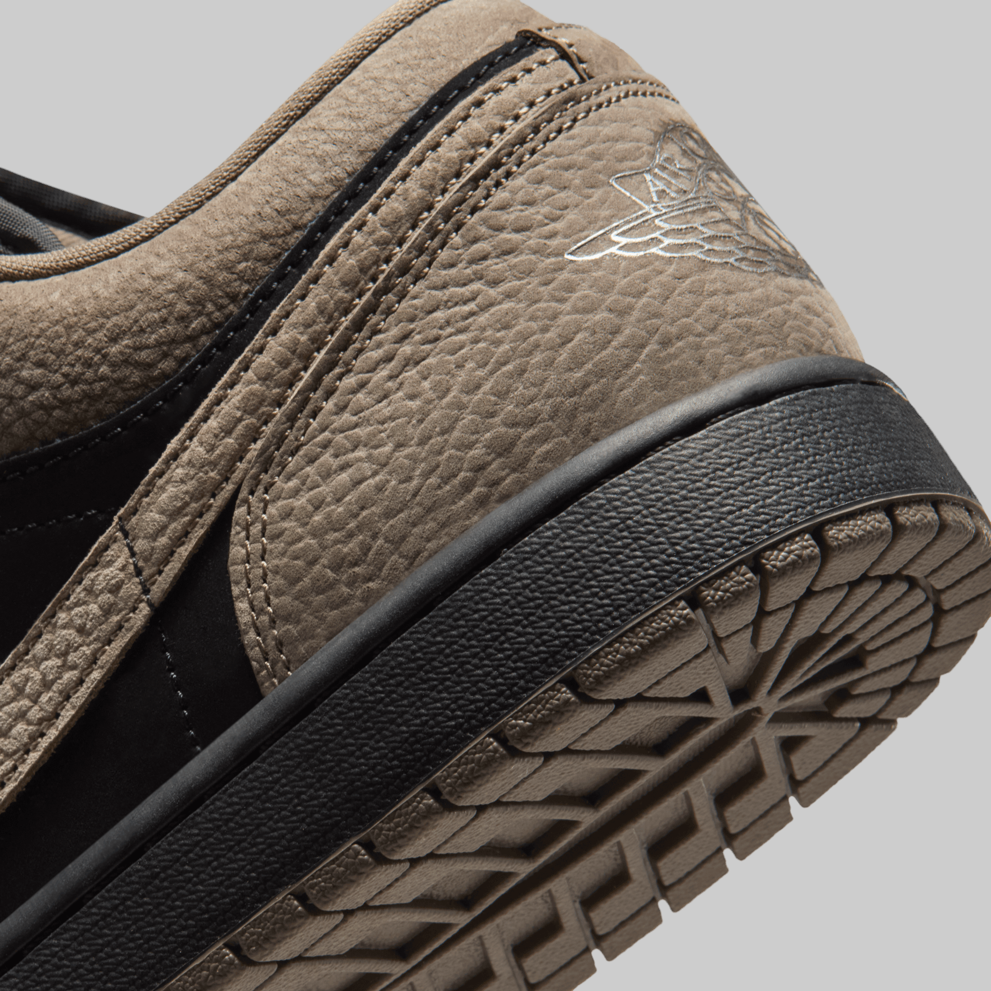 Air Jordan 1 Low SE "Olive Grey"