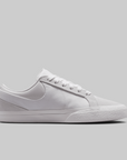 Blazy - White