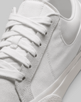Blazy - White