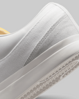 Blazy - White