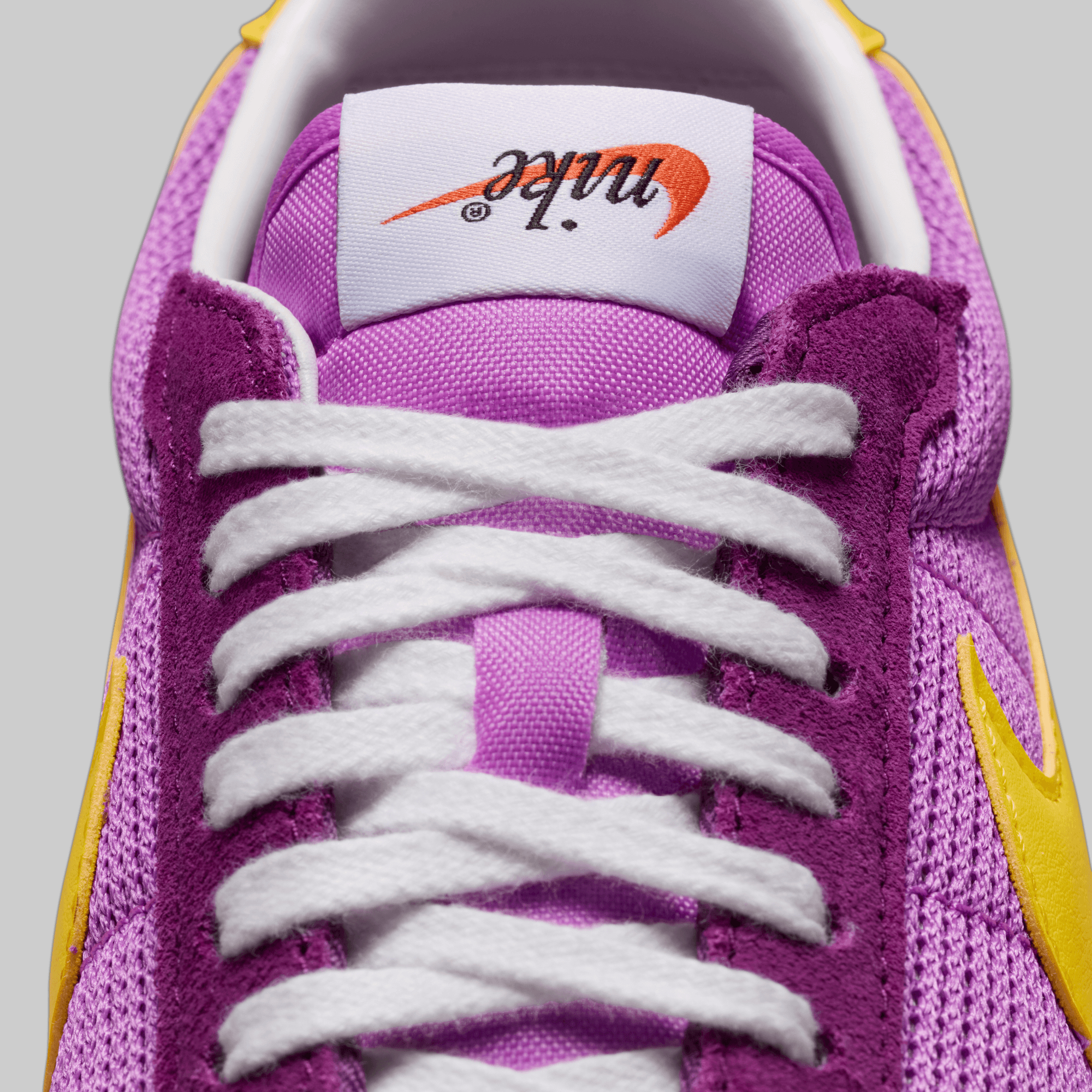 X Stranger Things W&#39;s LD-1000 - Fuchsia Dream