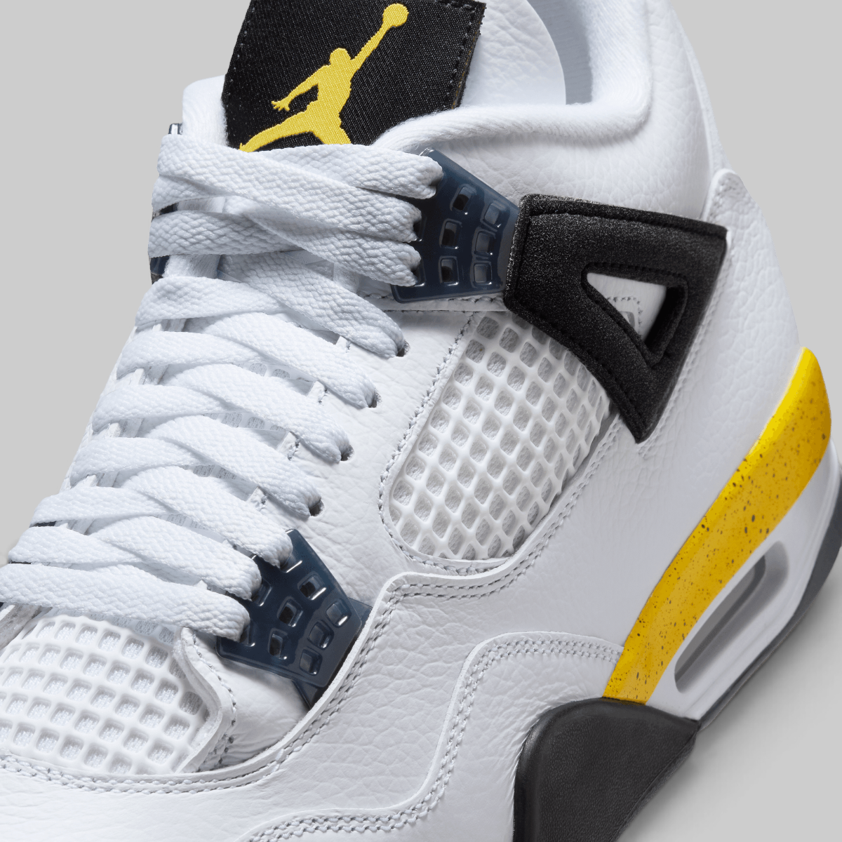 Air Jordan 4 Retro "Tour Yellow"