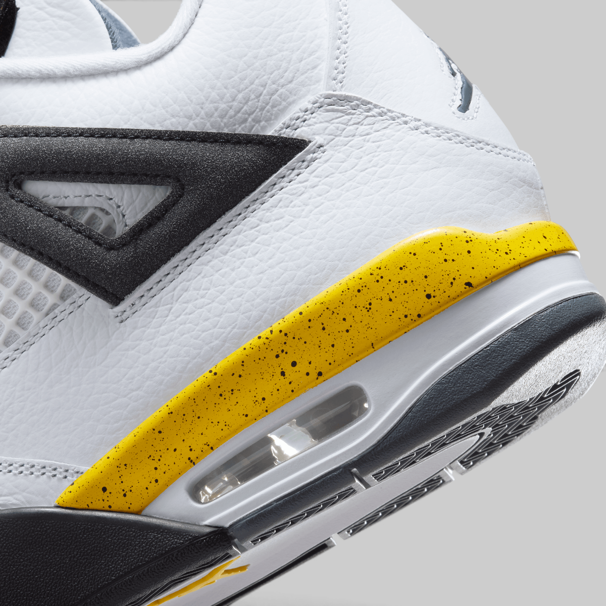Air Jordan 4 Retro "Tour Yellow"