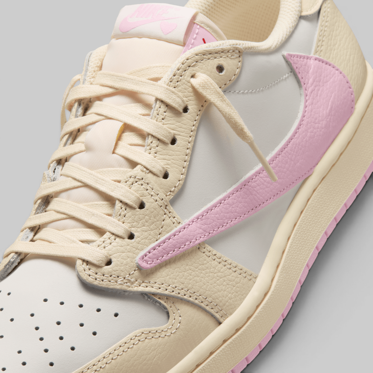 X Travis Scott Air Jordan 1 Low OG SP "Shy Pink"