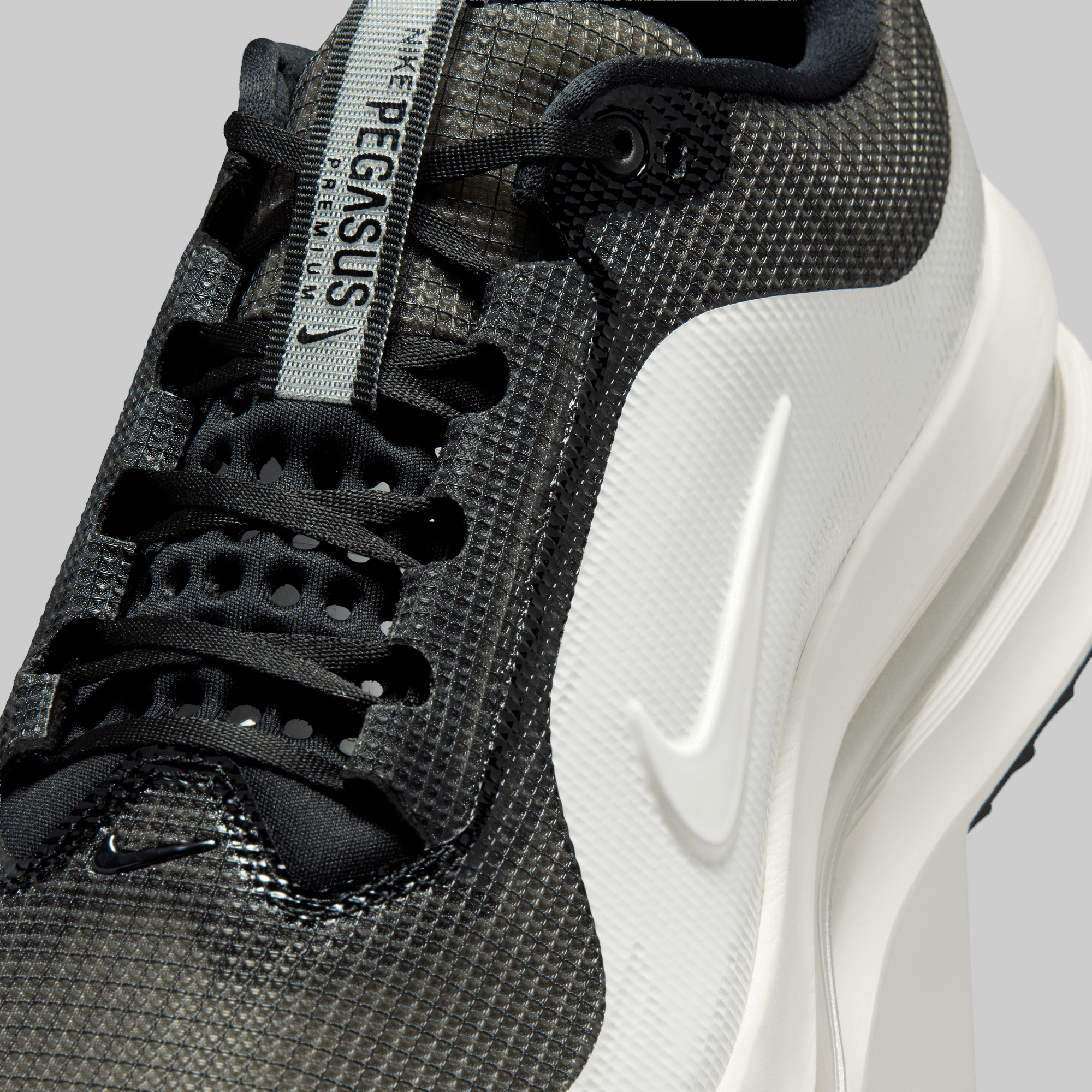 Pegasus Premium SP - Black