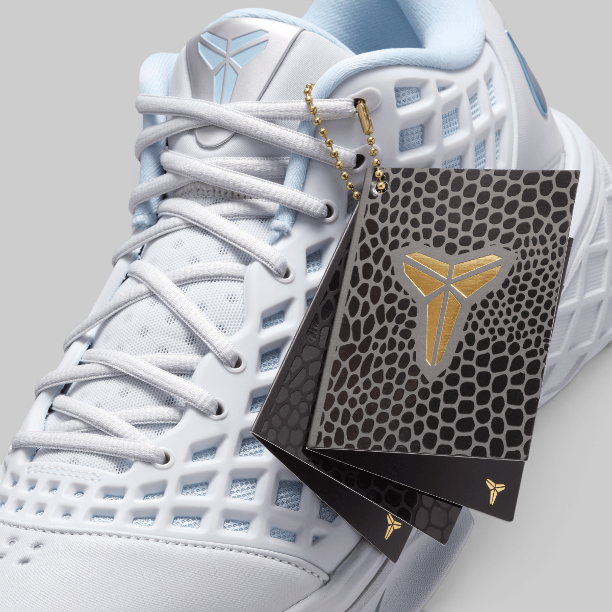 Kobe III Low Protro "Pure Platinum"