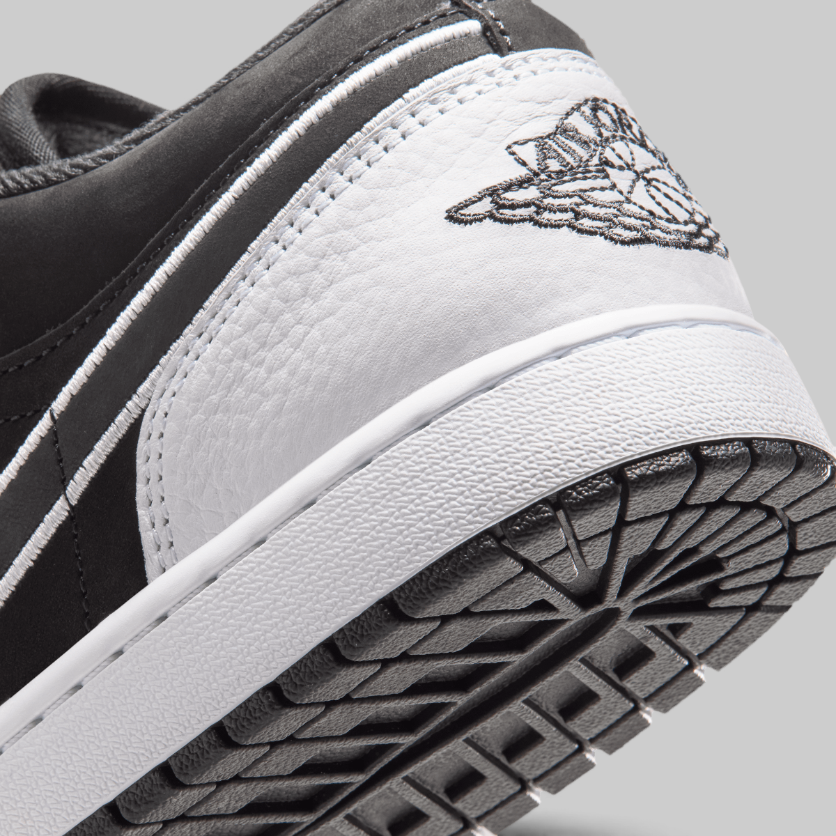 Air Jordan 1 Low Special Edition - Black/White