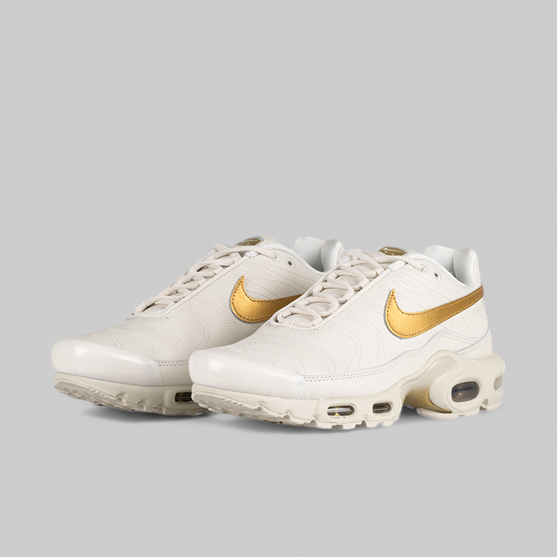 nike air max plus white metallic gold