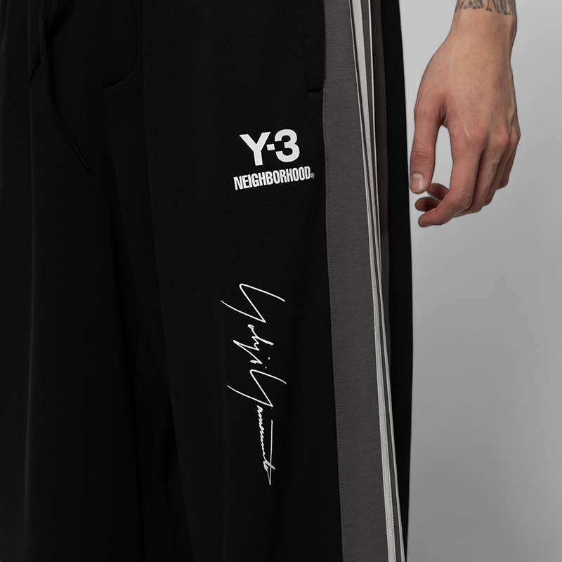 X Neighborhood Trackpant - Black