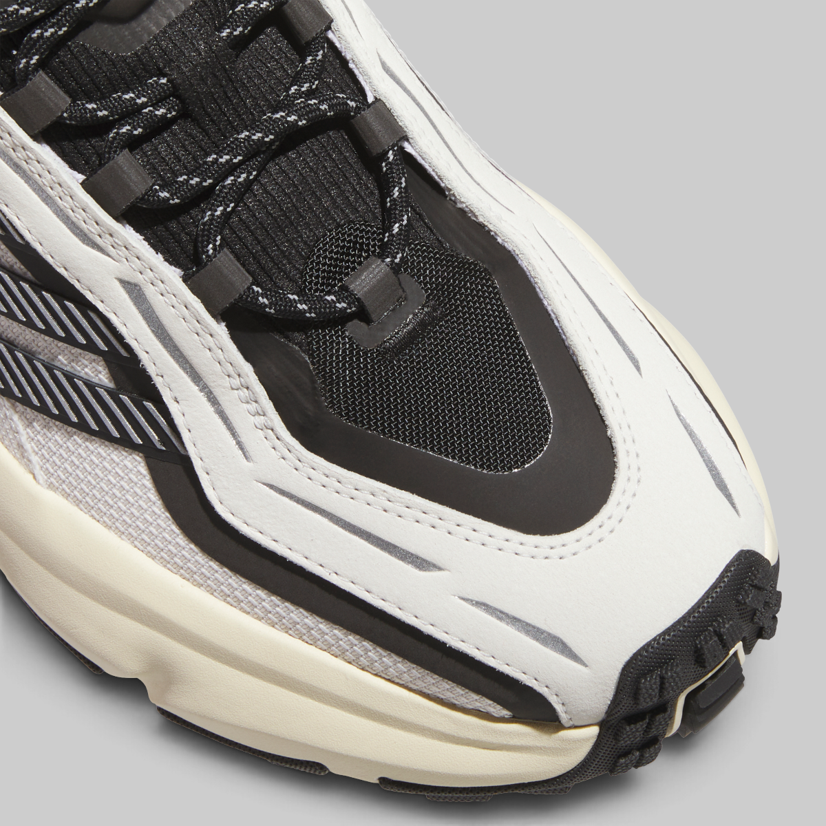 ZX Traxion 1000 - Off White/Black