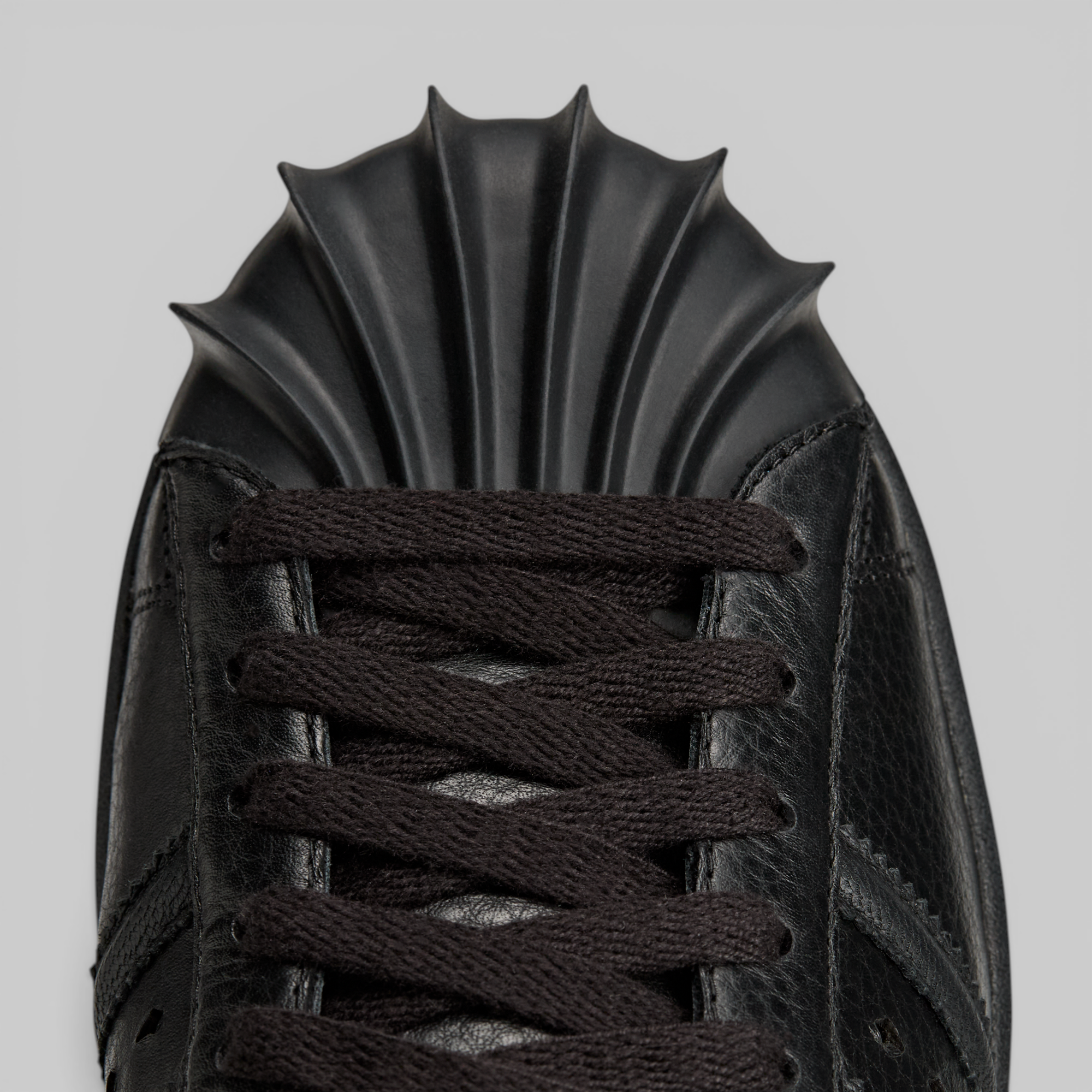 X Thug Club Superstar Vintage - Black