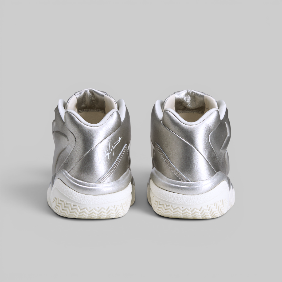 Megaball - Silver Metallic/Off White
