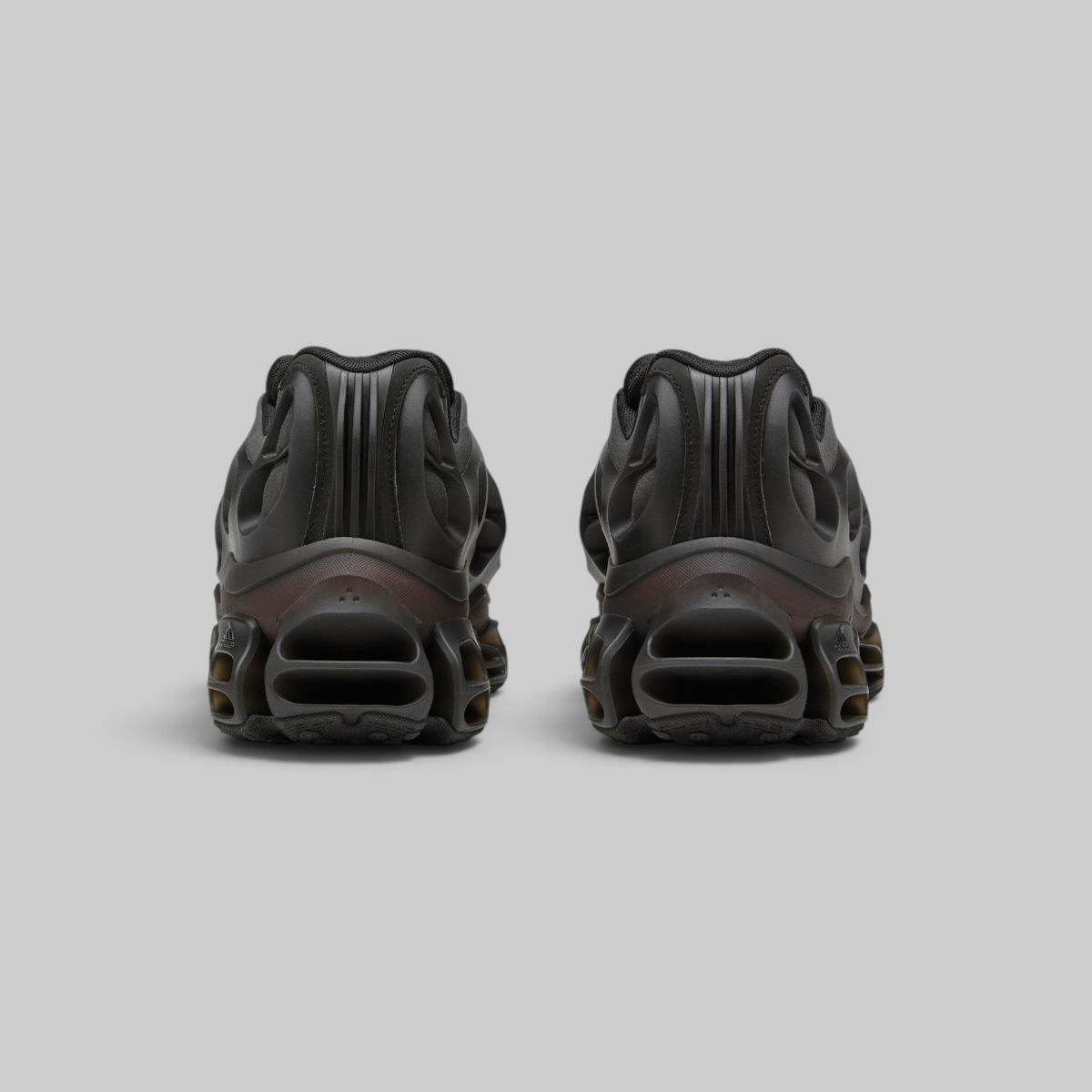 X Willy Chavarria Megaride Low - Black