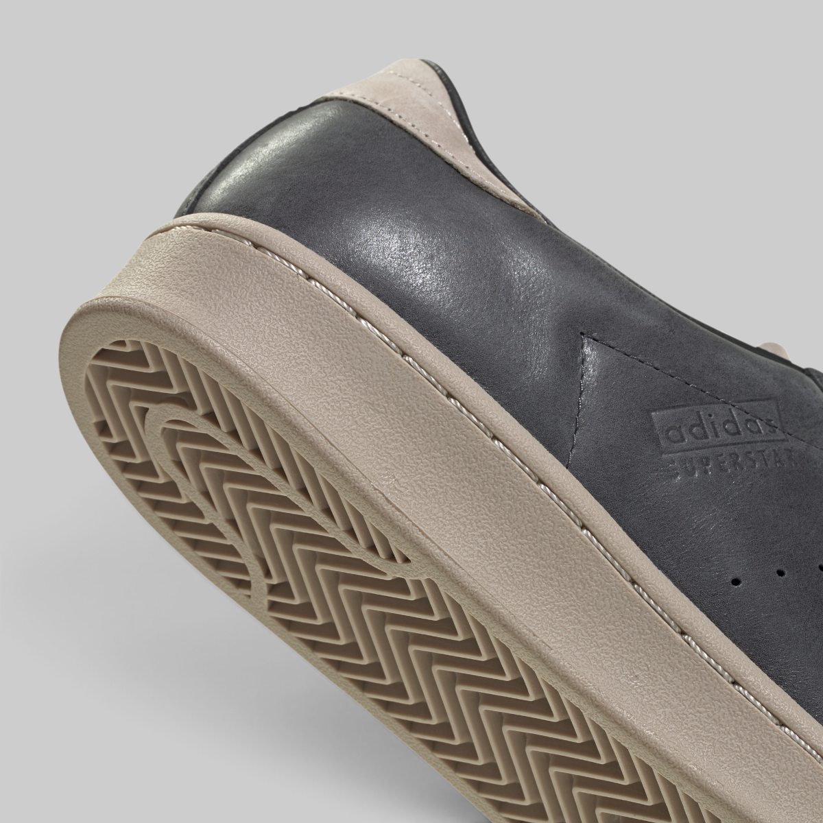 Superstar Vintage Short Shell - Carbon