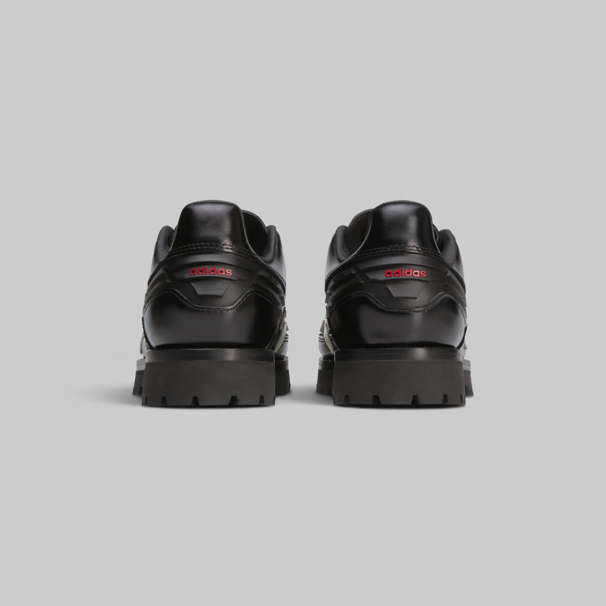 Predator Brain Dead Disney - Core Black/Cream White