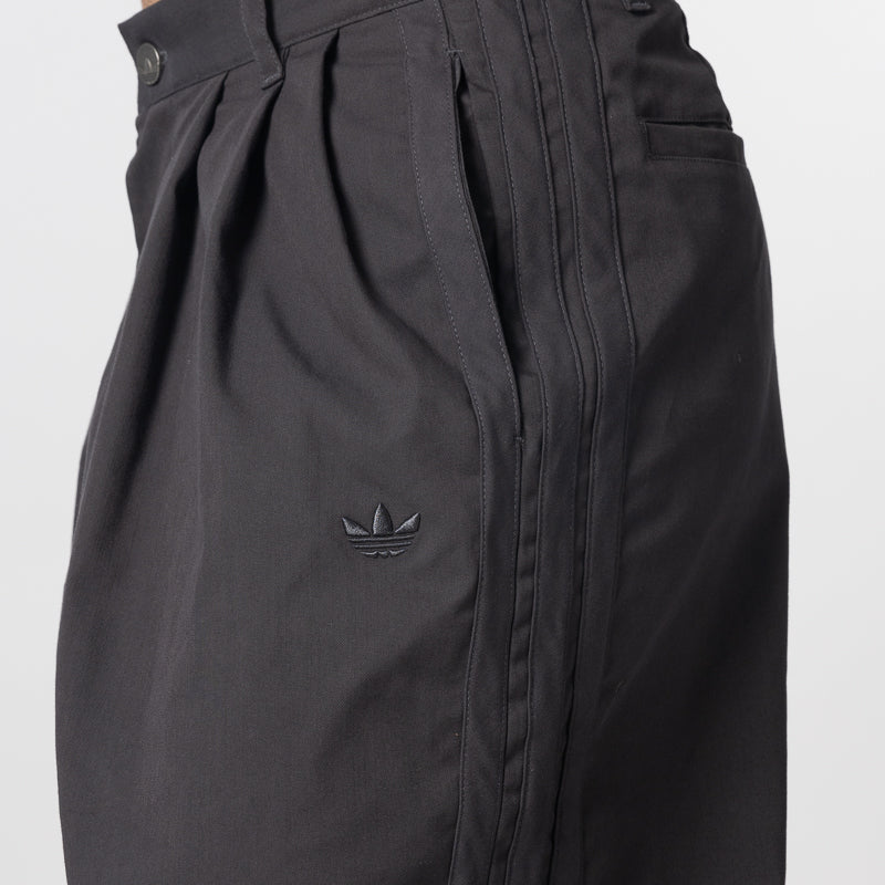 Triple Pleated Pant - Black