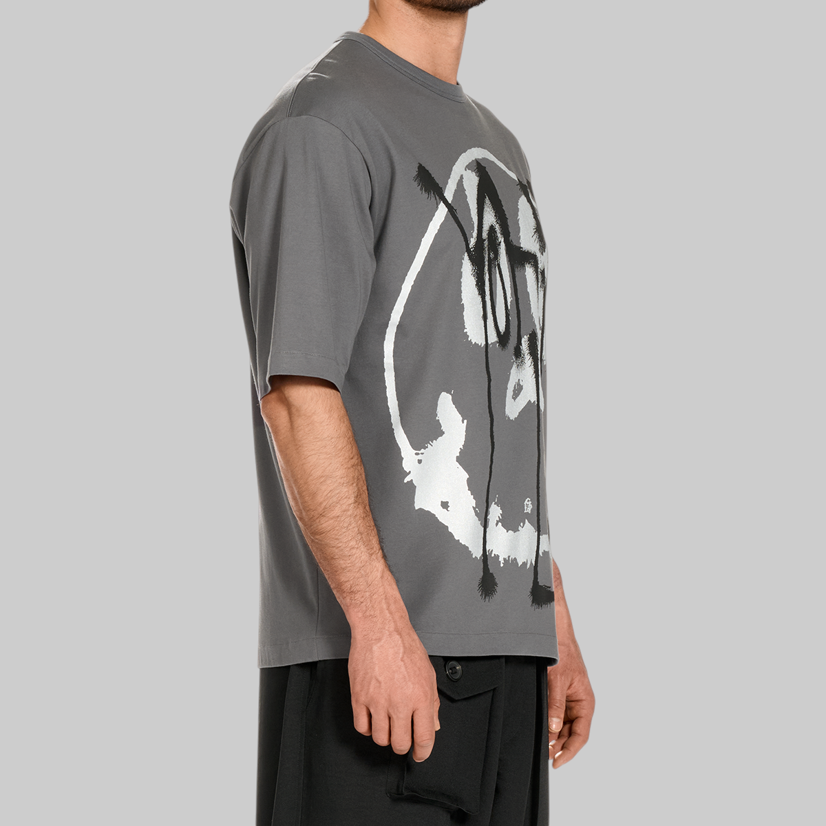 X CHITO Skull Graphic T-Shirt - Grey