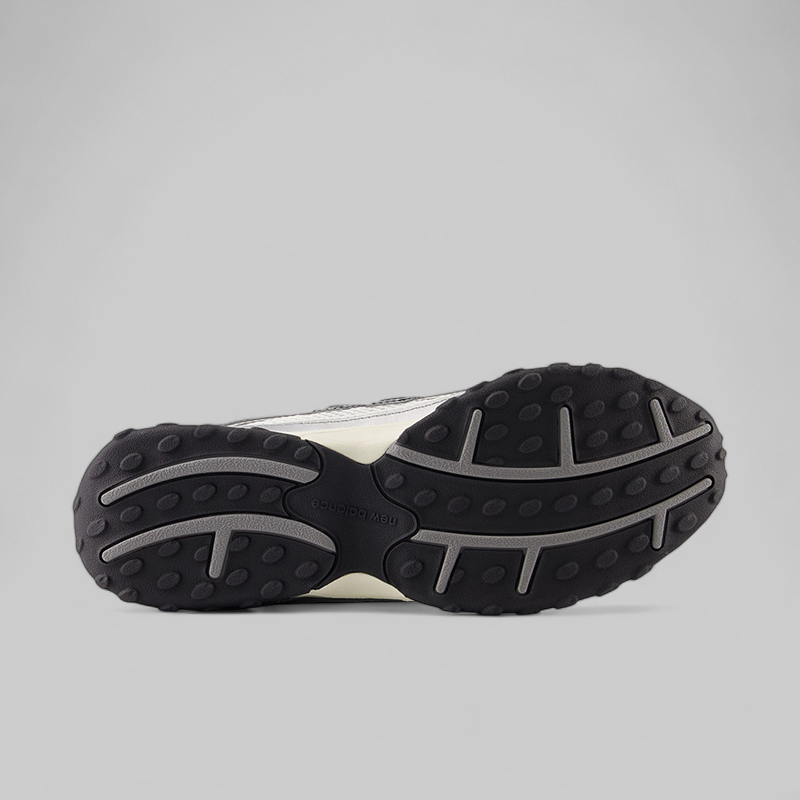 U204Lv1 - Silver Metallic/Black