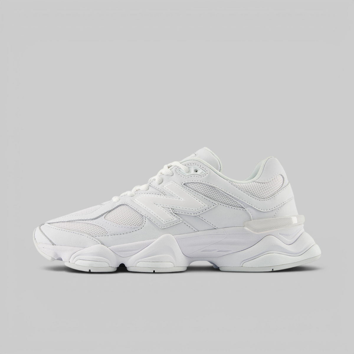 9060v1 - Triple White