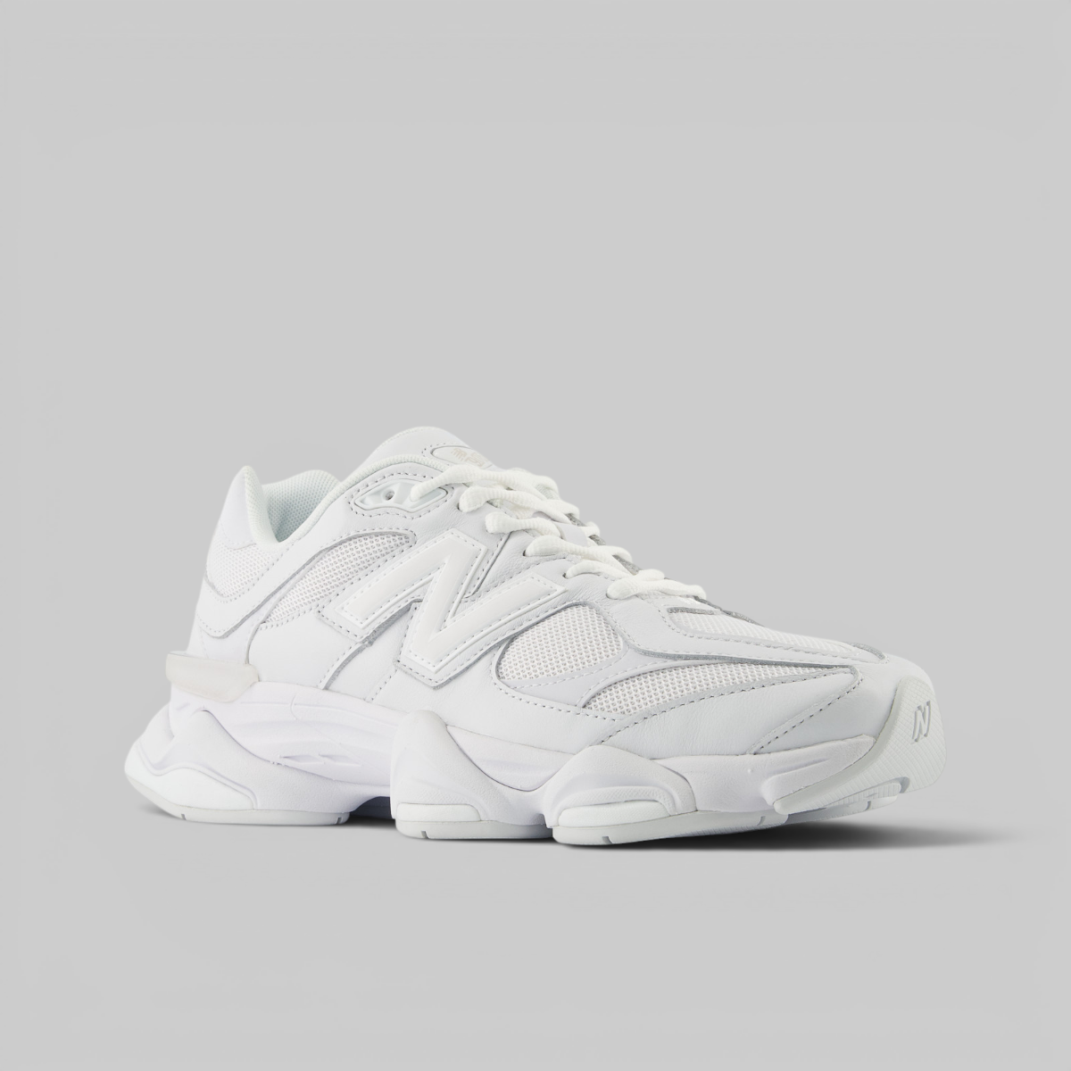 9060v1 - Triple White