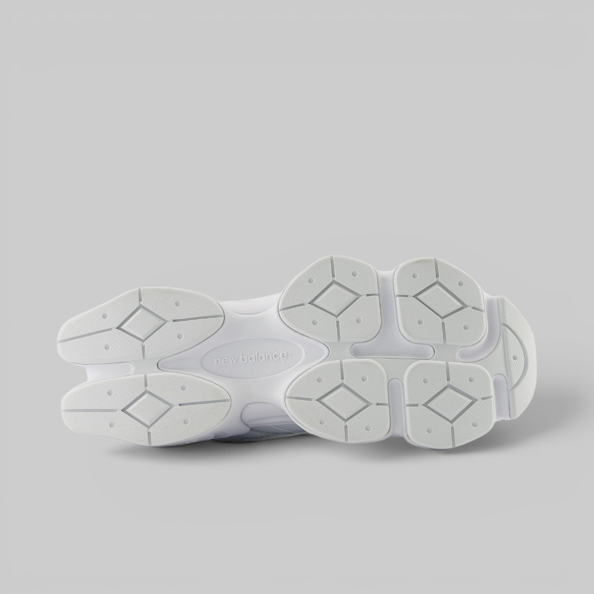 9060v1 - Triple White