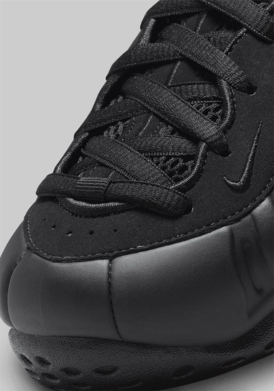 nike air foamposite one triple black