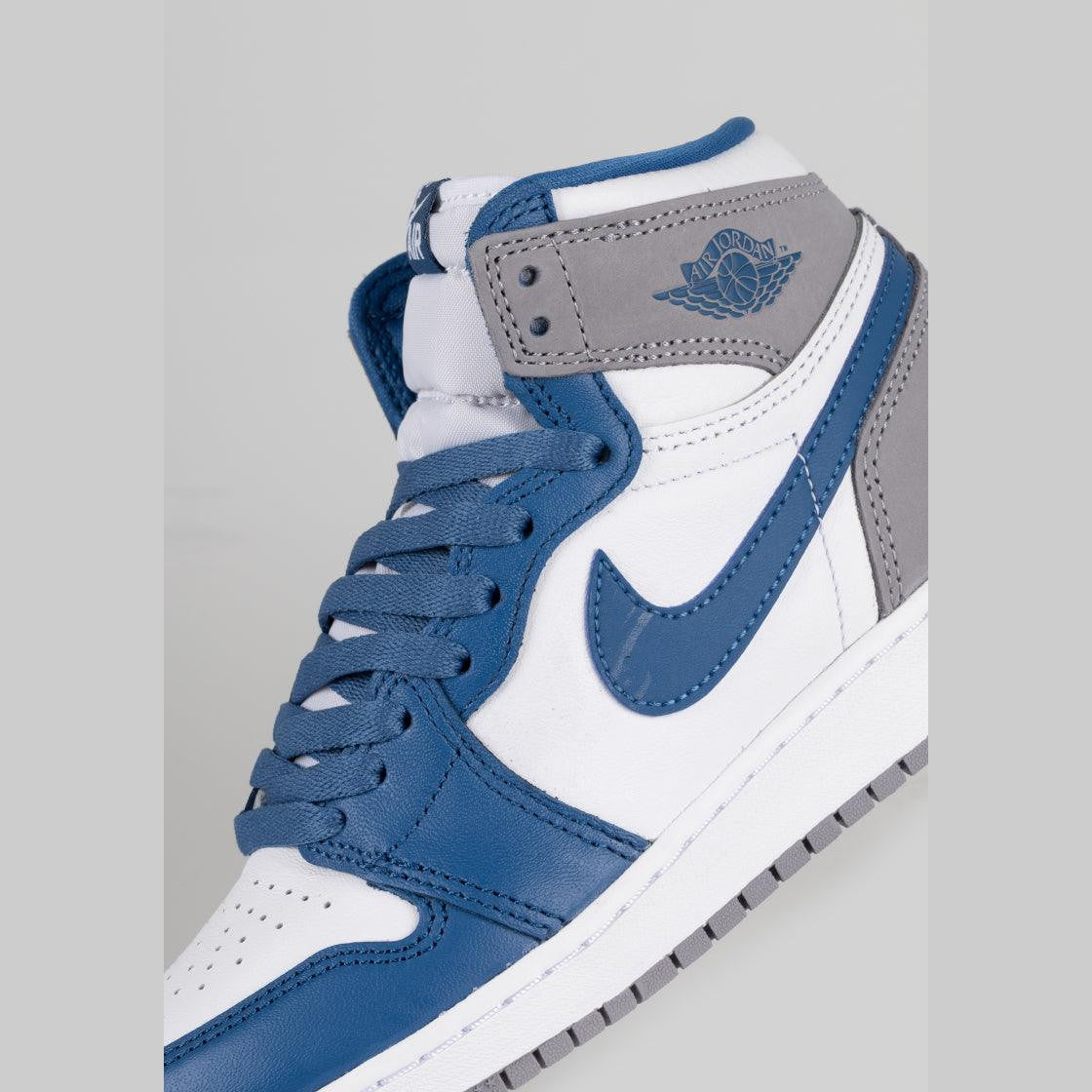 Air Jordan 1 Retro High OG "True Blue" (Grade School) - LOADED