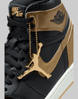 Air Jordan 1 Retro High OG "Metallic Gold"