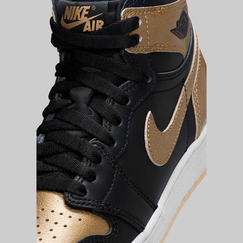 Air Jordan 1 Retro High OG &quot;Metallic Gold&quot; (Grade School)