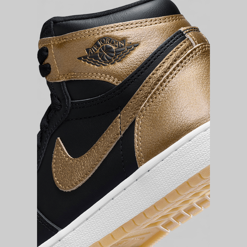 Air Jordan 1 Retro High OG &quot;Metallic Gold&quot; (Grade School)