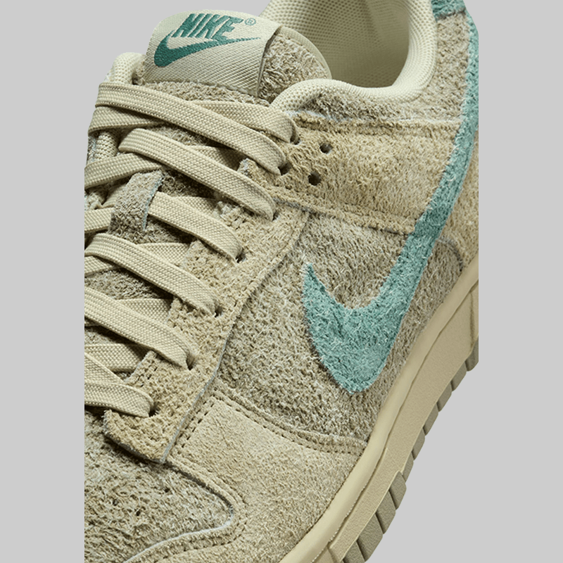 W&#39;s Dunk Low &quot;Olive Aura&quot;