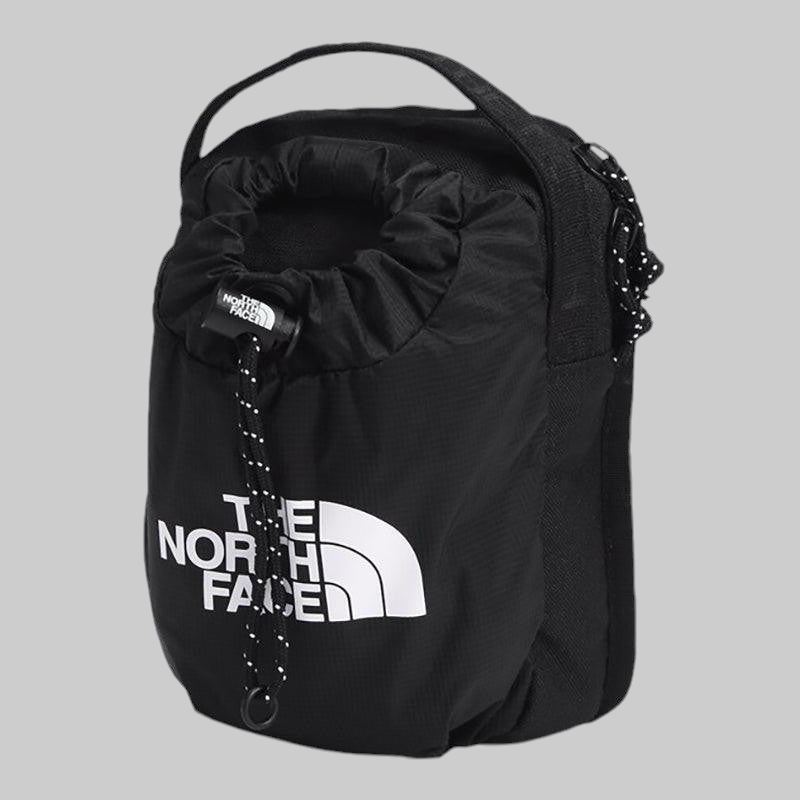 Bozer クロスボディポーチ - TNF ブラック - L