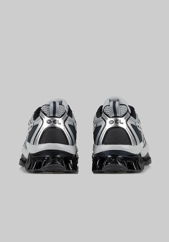 靴 asics GEL-QUANTUM KINETIC PURE SILVER Asics Gel-Quantum Kinetic Mid Grey / Pure Silver - Jan 2024