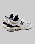 2002Rv1 - White/Black/Gold Metallic